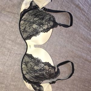 Victoria’s Secret push up Demi with lace 36C